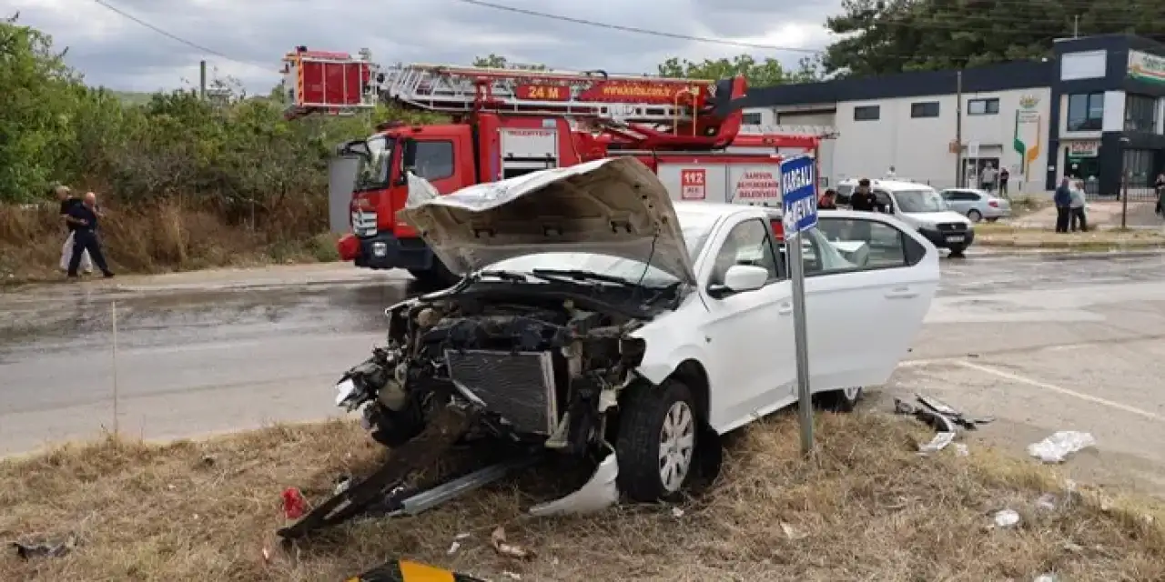 Bölgemizde feci kaza! Yaralılar var