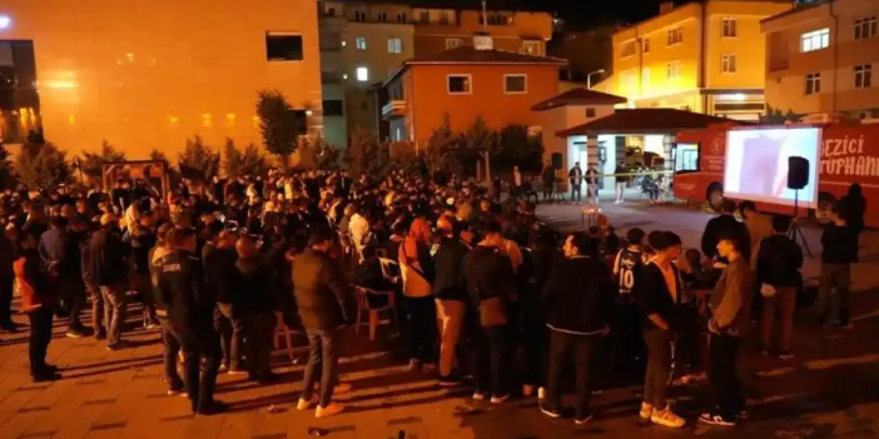Bayburt'ta Milli final maçı için dev ekran!