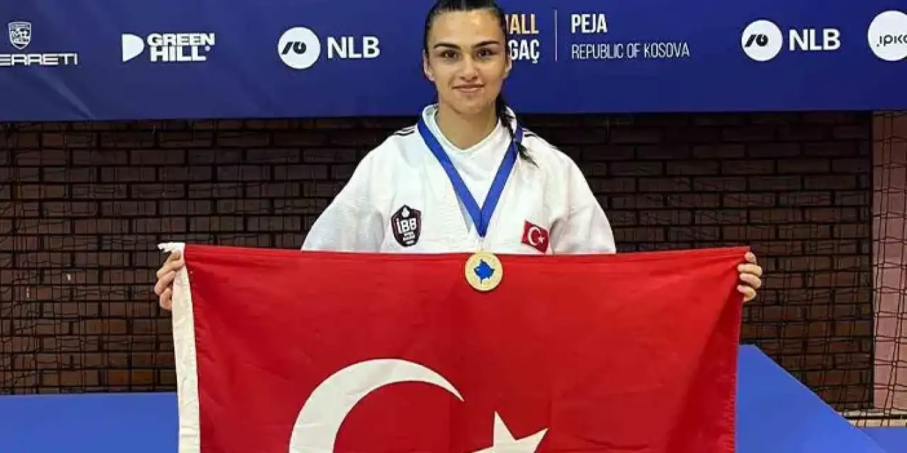 Rizeli milli sporcudan memleketine altın madalya!