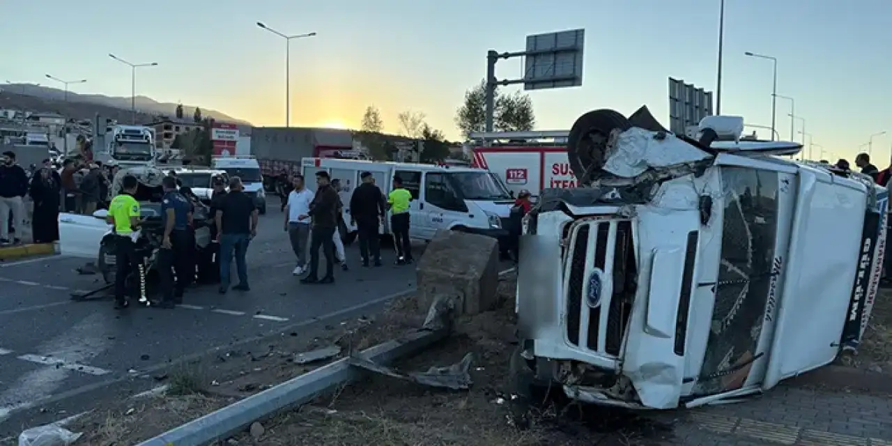 Sivas'ta feci kaza! Yaralılar var