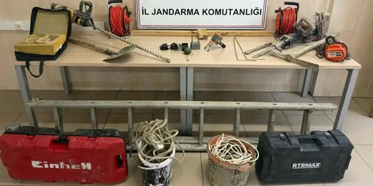 Samsun'da kazı yapan vatandaşları ekipler kıskıvrak yakaladı!