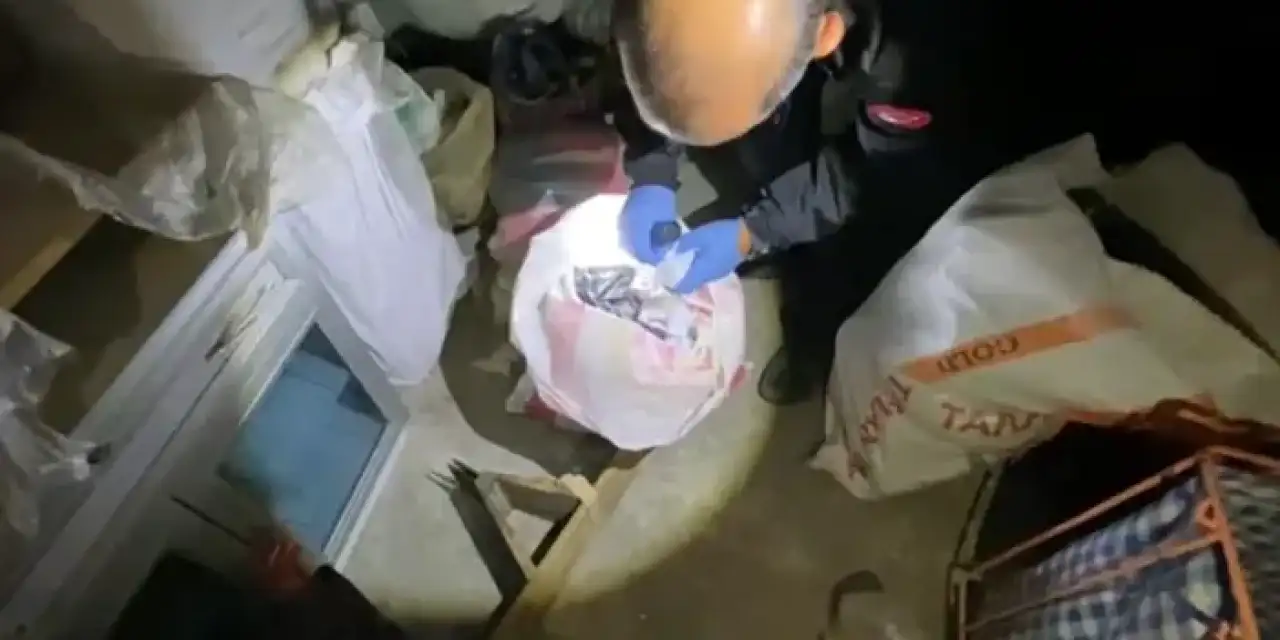 Samsun’da polisten dev operasyon!  15 bin uyuşturucu hap yakalandı