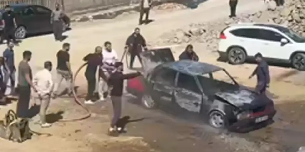 Gümüşhane'de park halindeki otomobilde yangın çıktı!