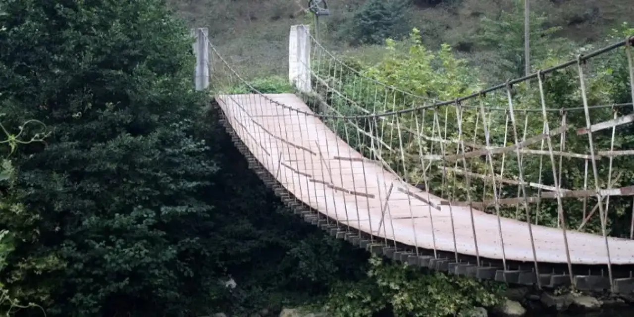Giresun’da bu köprü köylülerin korkulu rüyası haline geldi!