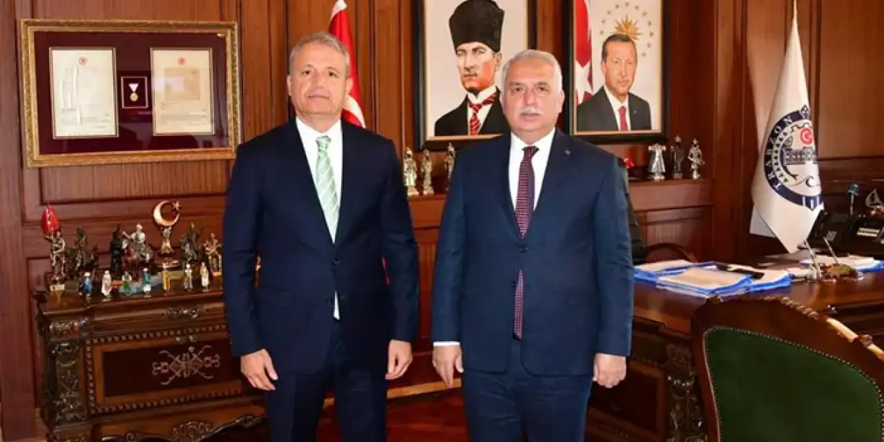 Trabzon'un yeni Emniyet müdürü Vali'yi ziyaret etti!
