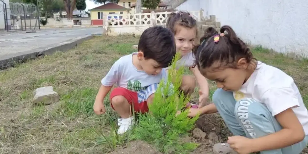 Ordulu minikler fidanları toprakla buluşturdu!