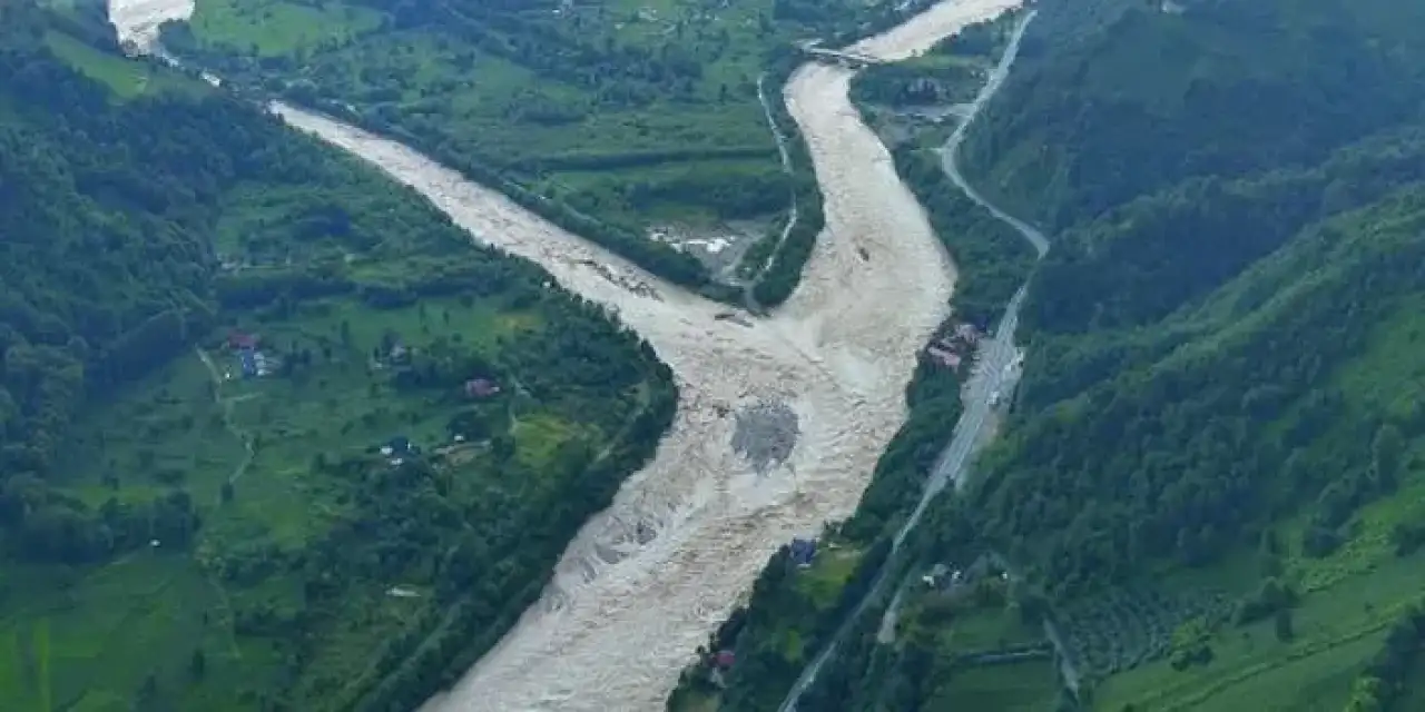 Rize’de selden etkilenen Fırtına Vadisi havadan görüntülendi!