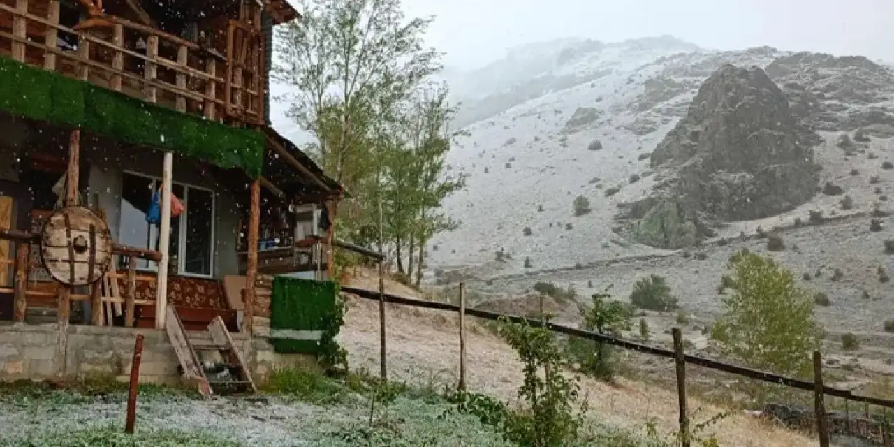 Bayburt’un köyleri karlandı!
