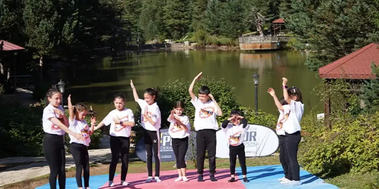 Gümüşhane'nin eşsiz manzarasında jimnastik etkinliği!