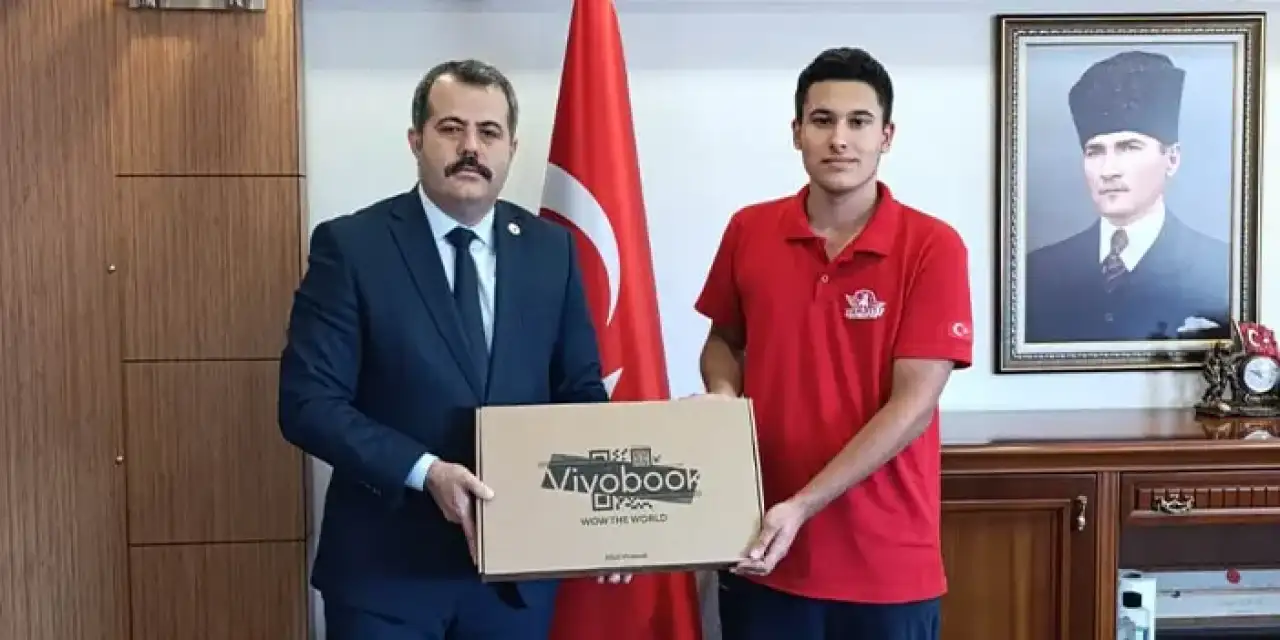 Samsun Vezirköprü Kaymakamı'ndan TEKNOFEST birincilerine ziyaret!