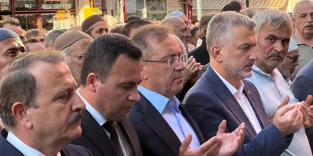 Danıştay Başsavcısı Cevdet Erkan Trabzon'da cenaze törenine katıldı!