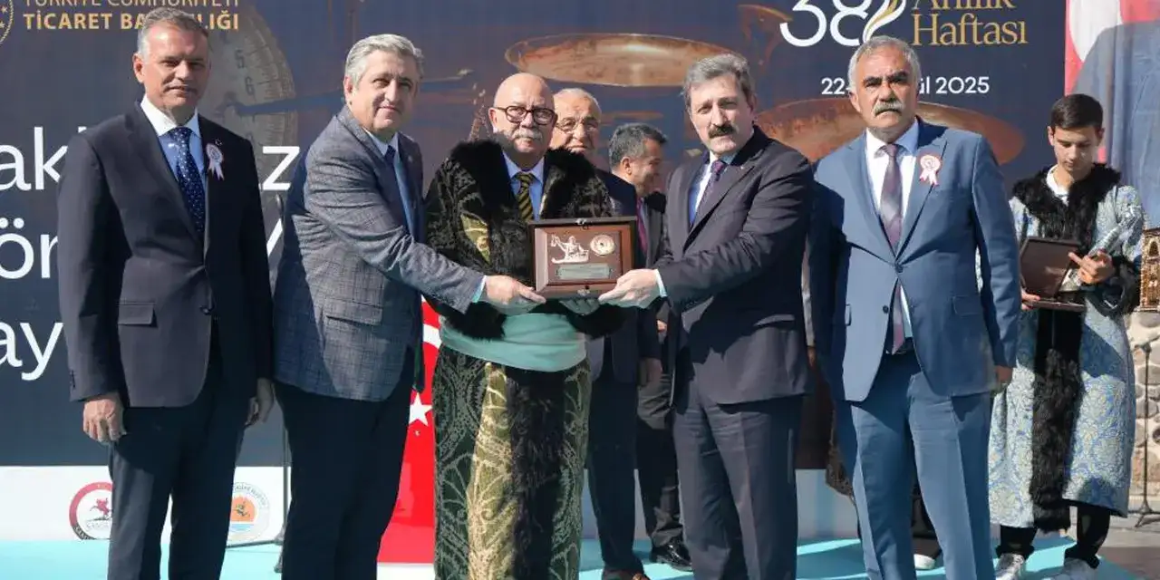 Samsun’da 55 yıllık demir döküm ustası yılın ahisi seçildi!
