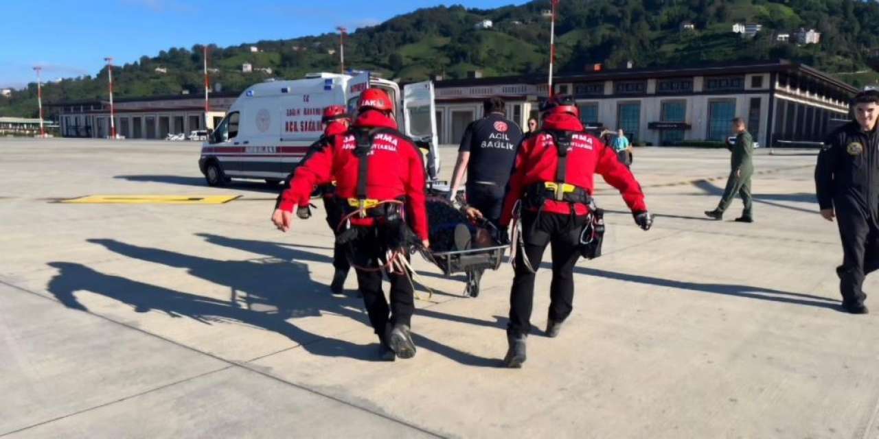 Rize'de askeri helikopterlerin mesaisi devam ediyor!