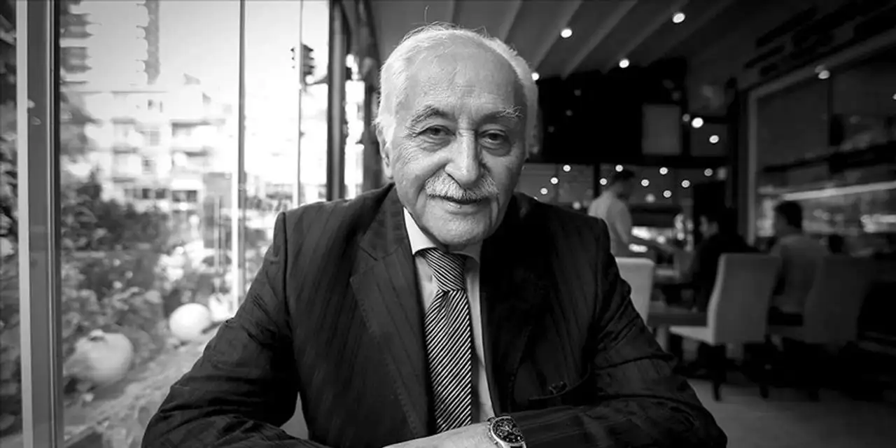 Yavuz Bülent Bakiler Kimdir? İşte Hayatı, Eserleri