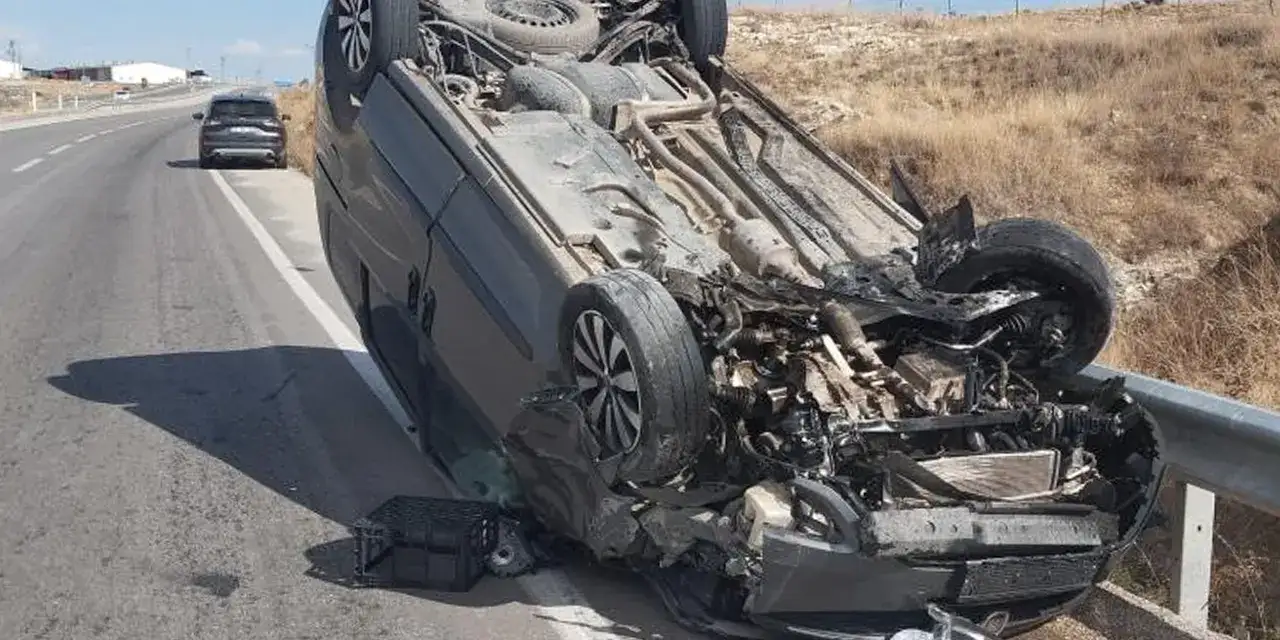 Bayburt’ta trafik kazası! 2 kişi yaralandı