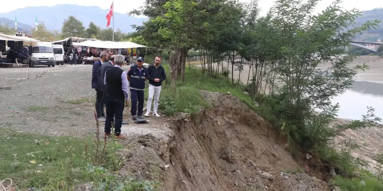 Samsun’da su seviyesi düştü kıyıda çatlaklar oluştu