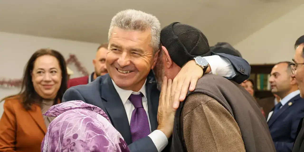 Artvin Valisi Turan Ergün'den huzurevine ziyaret!