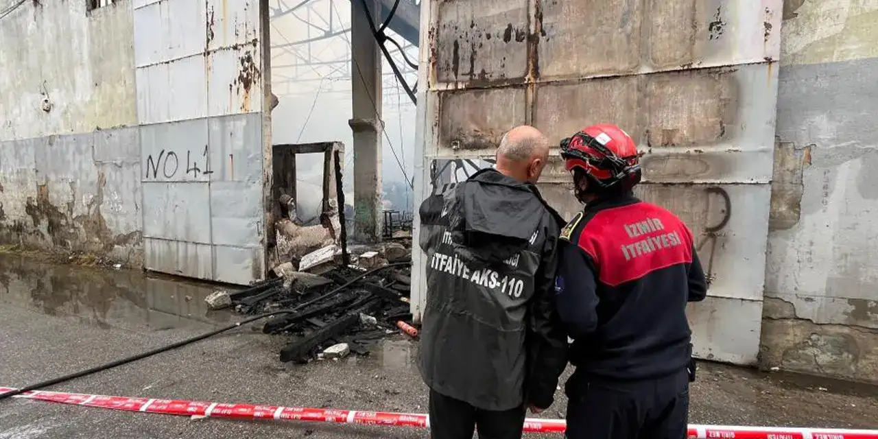 İzmir'deki depo yangını kontrol altına alındı!