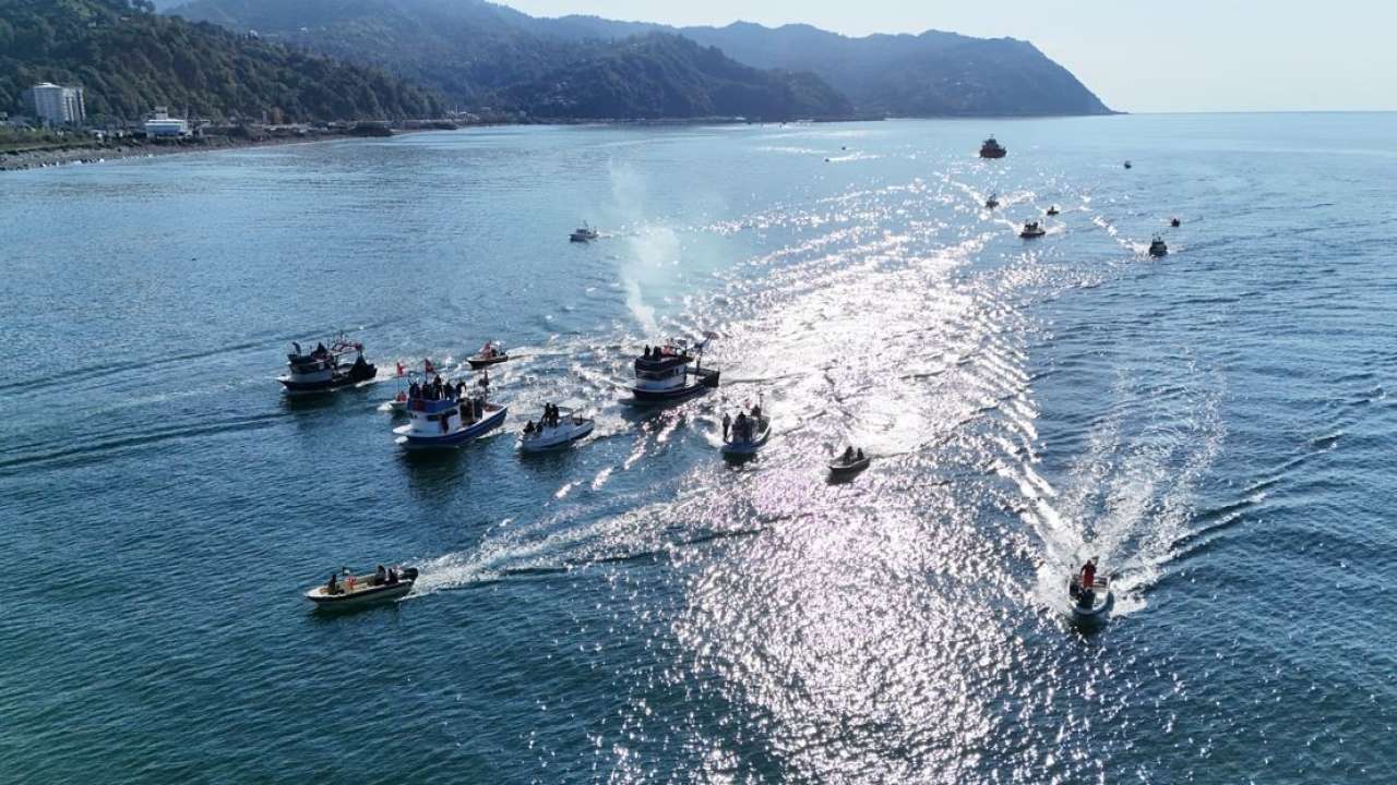 Artvin'de Gazze için tekne ile denize açıldılar