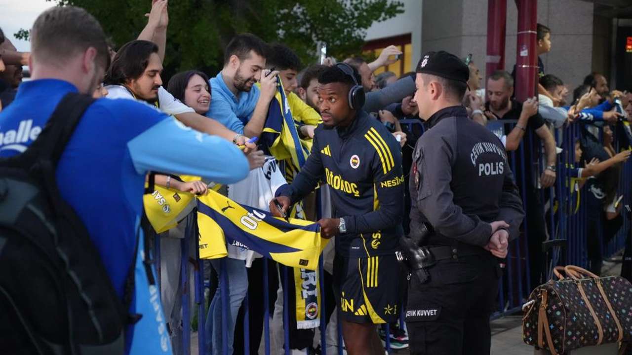 Samsun’da utanç manzarası: Samsunlular Fenerbahçe’yi bağrına bastı!