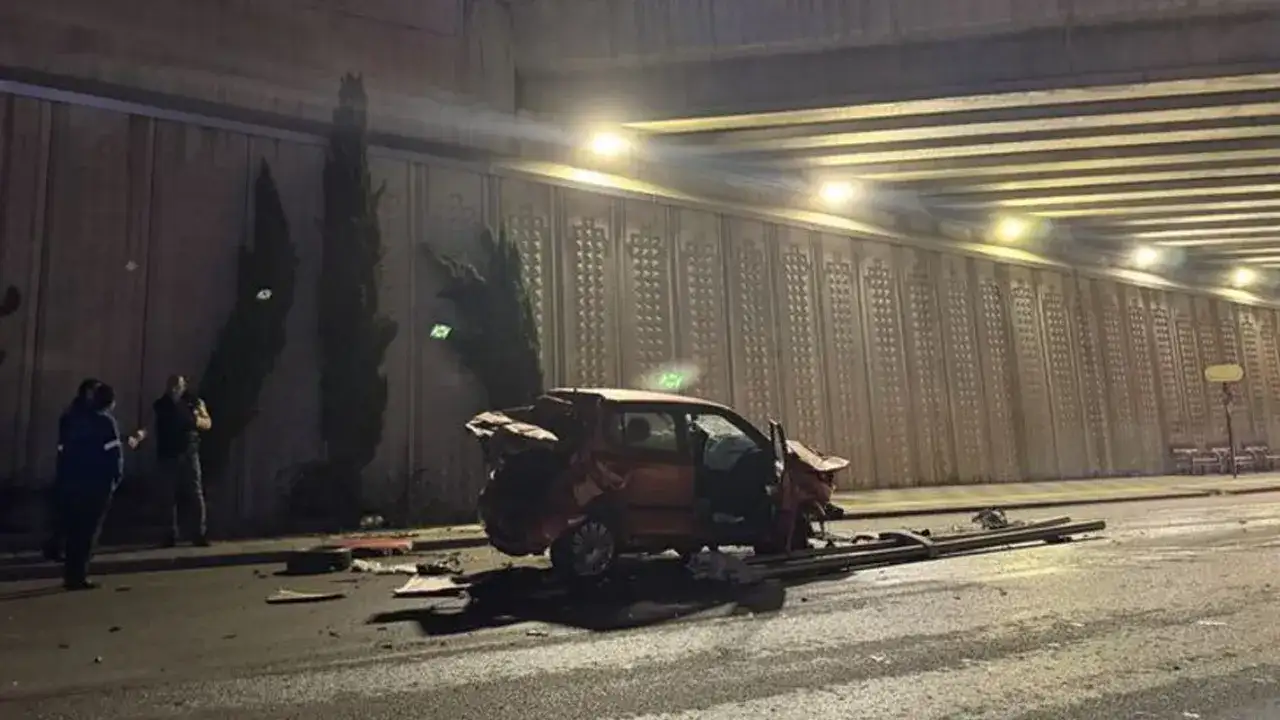 Ankara'da otomobil köprüden düştü! Sürücü ağır yaralı