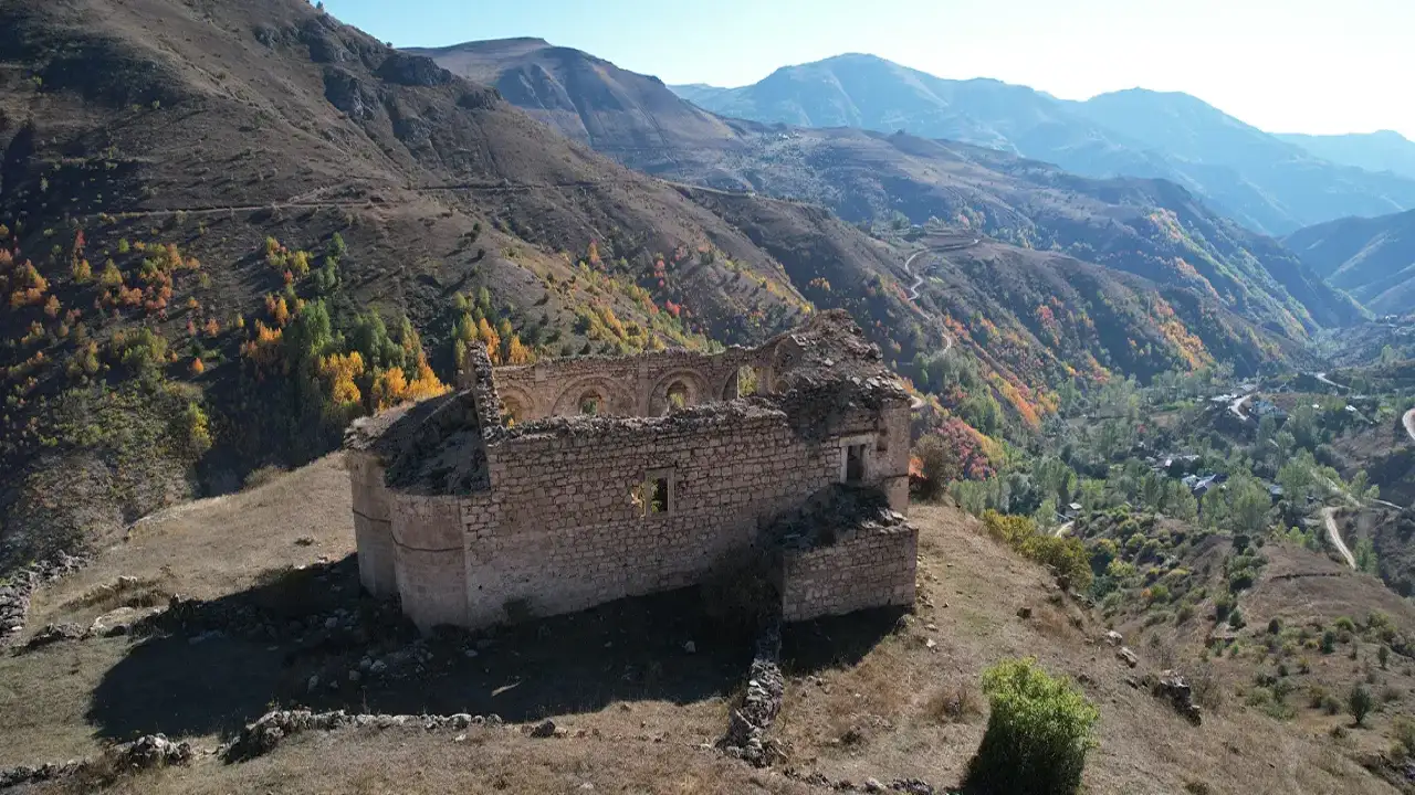 Gümüşhane'de Krom Vadisi’ndeki 40 kilisenin depremlere direnci araştırılıyor