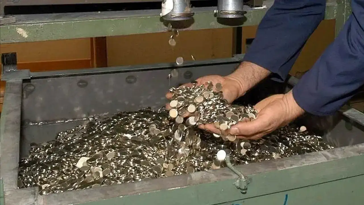 Yeni paralar tedavüle girdi! 8 ay sonra bir ilk...