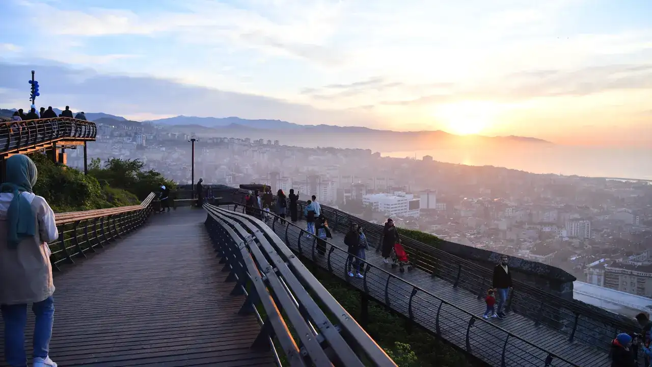 Batmaz’dan Boztepe Seyir Terası açıklaması! “Gerçekler karşısında feveran ediyorlar”
