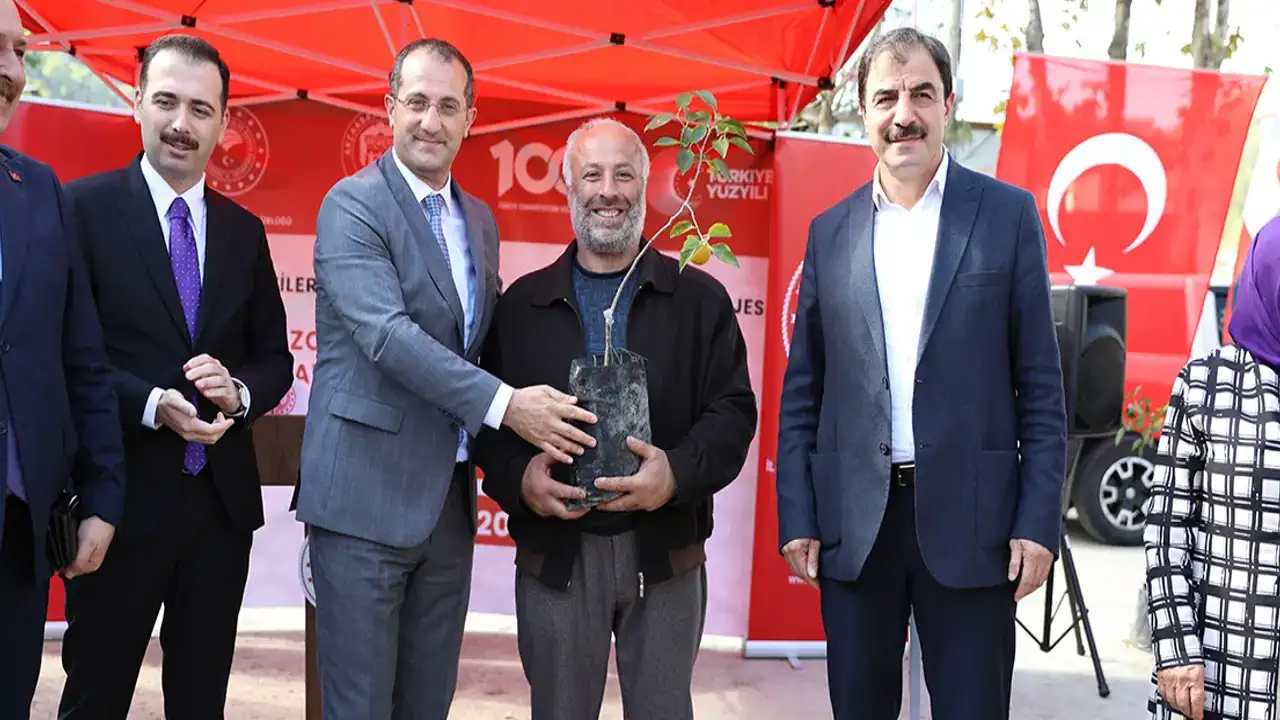 Akçaabat'ta tarımsal üretime Belediye desteği devam ediyor!