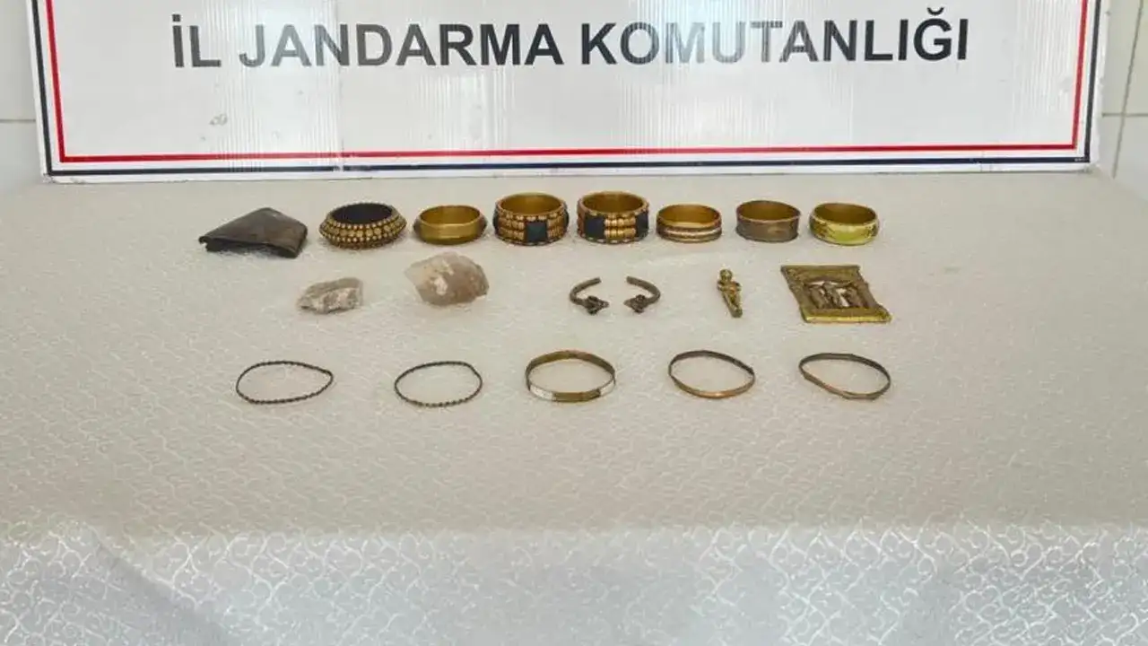 Gümüşhane’de tarihi eserler ele geçirildi! Objeler muhafaza altına alındı