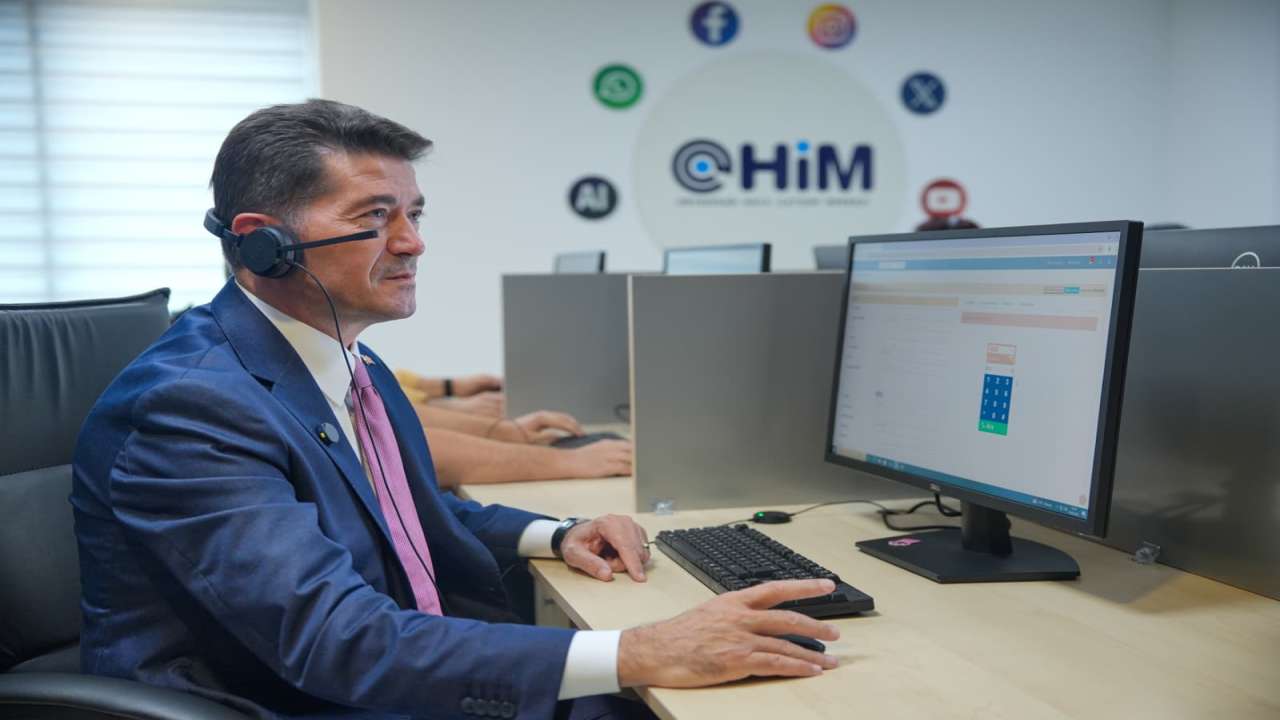 Başkan Kaya, Çağrı Merkezini Arayan Vatandaşlara Sürpriz Yaptı