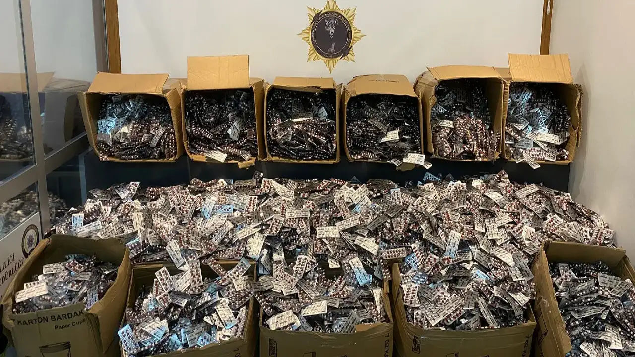 Samsun'da 215 bin uyuşturucu hap ele geçirildi! 2 gözaltı