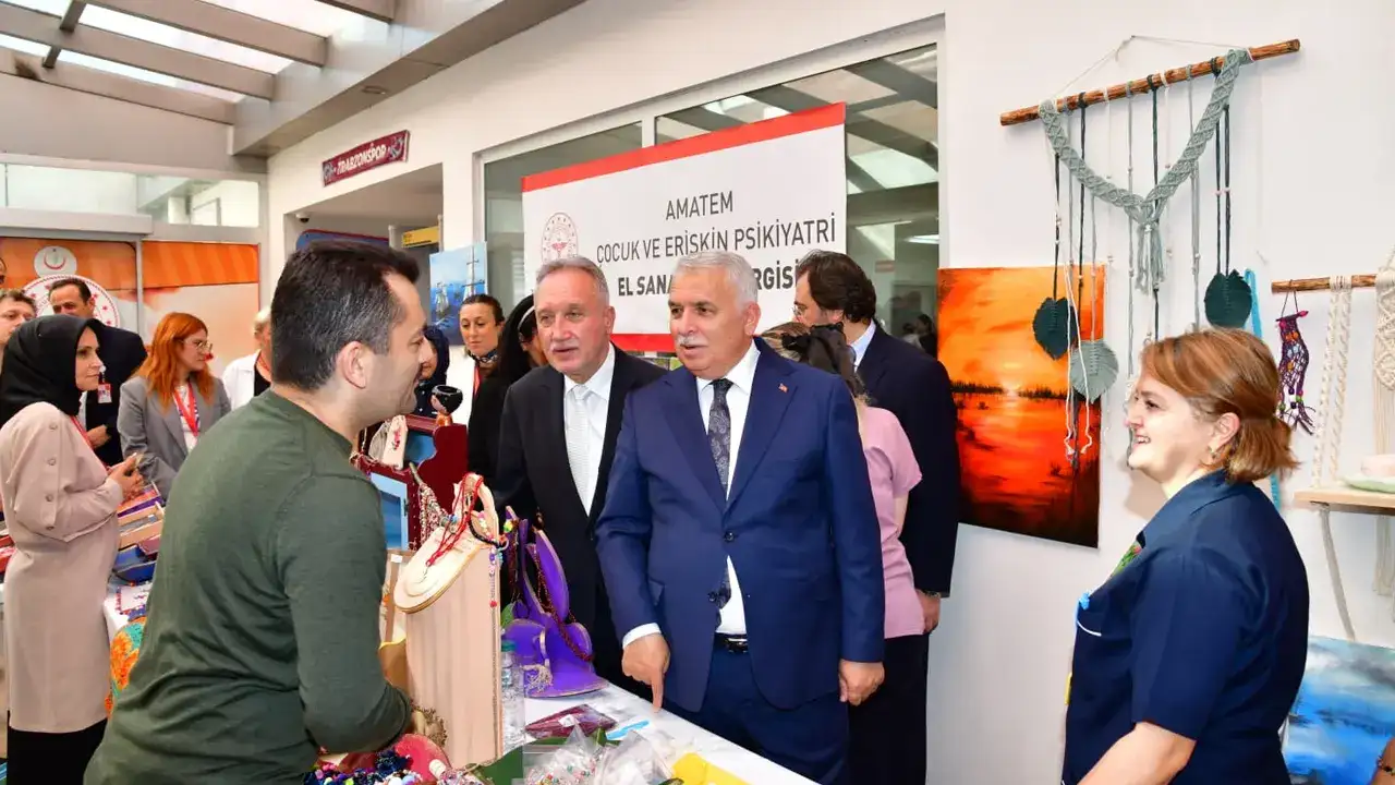 Trabzon Valisi Aziz Yıldırım’dan AMATEM’în sergisine ziyaret