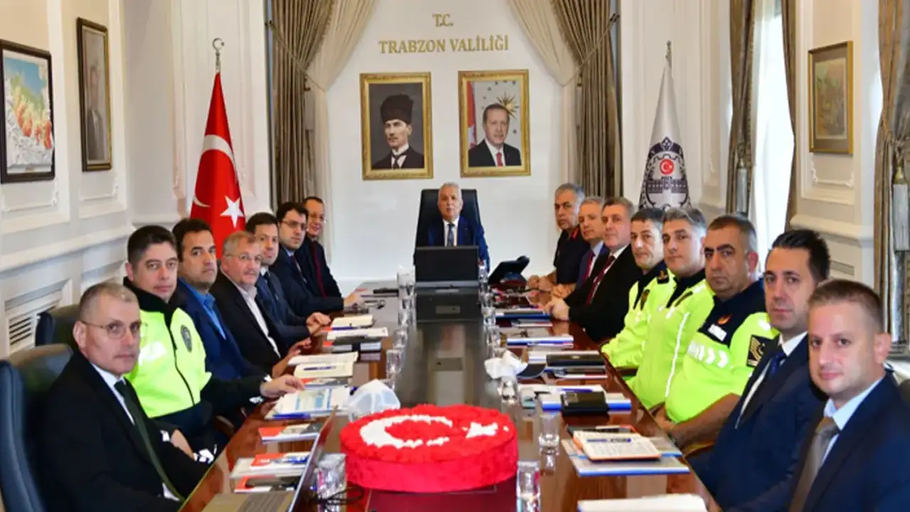 Trabzon'da karayolları trafik güvenliği stratejisi ve eylem planı koordinasyon toplantısı yapıldı!