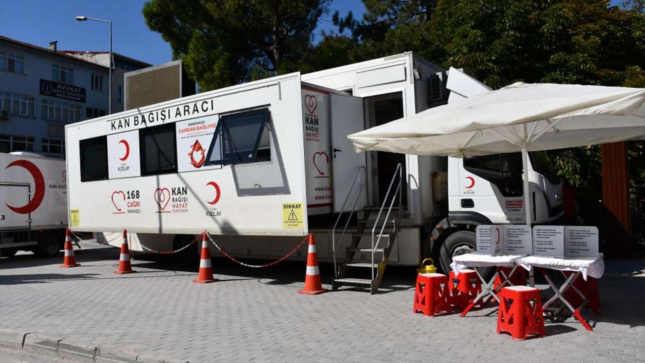Samsun Vezirköprü’de Kızılay’ın kan bağışı kampanyasına yoğun ilgi!