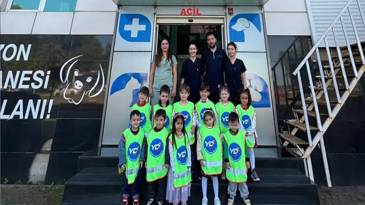 Trabzon'da miniklerden en güzel ziyaret! Hayvan sevgisini yerinde öğrendiler