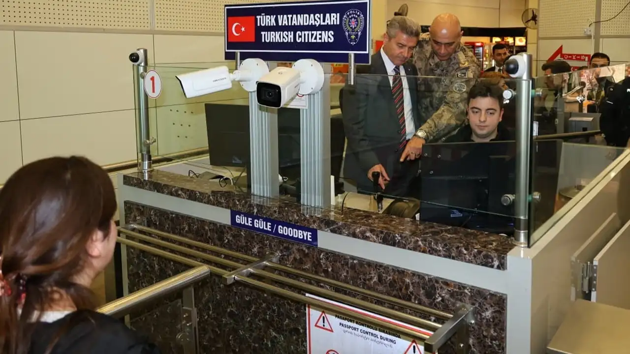 Sarp Sınır Kapısı’ndan 9 ayda 4 milyona yakın yolcu geçti!