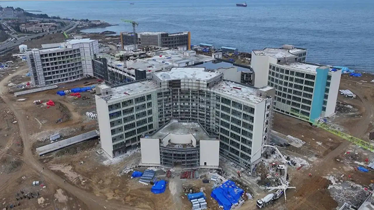 Çankaya’dan Mumcu’ya şehir hastanesi çıkışı! “Sağlık müdürü varken il başkanı açıklıyor”