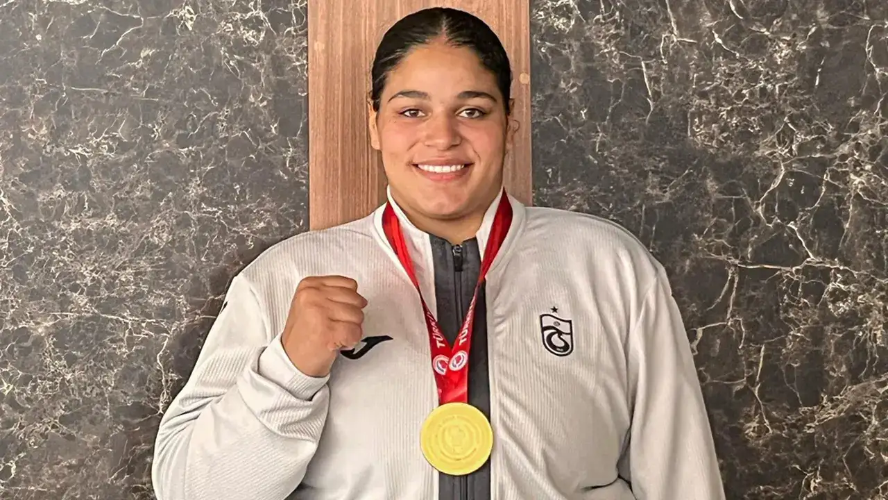 Trabzonlu boksör Havvanur Kethüda finale yükseldi!