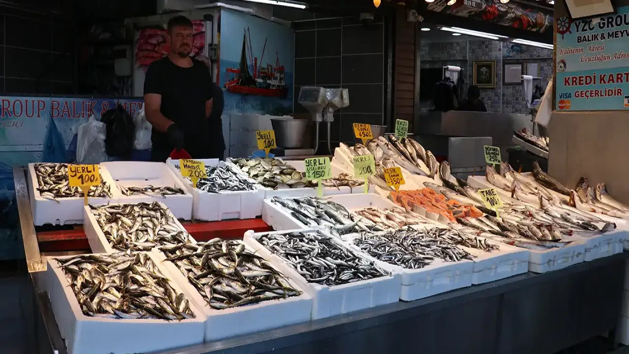 Trabzon'da balık tezgahlarının yeni favorisi istavrit oldu!