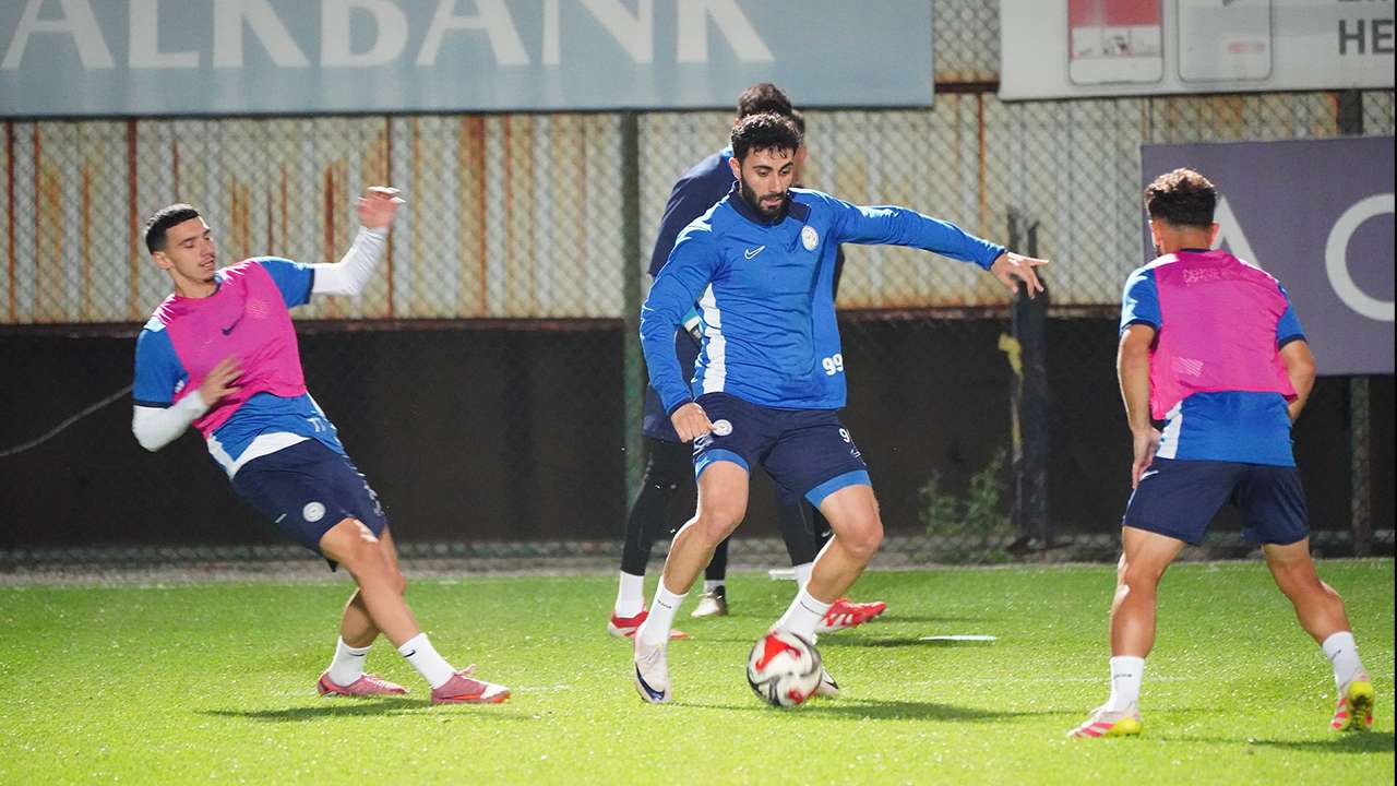 Trabzonspor’un rakibi, derbi öncesi sahaya indi!
