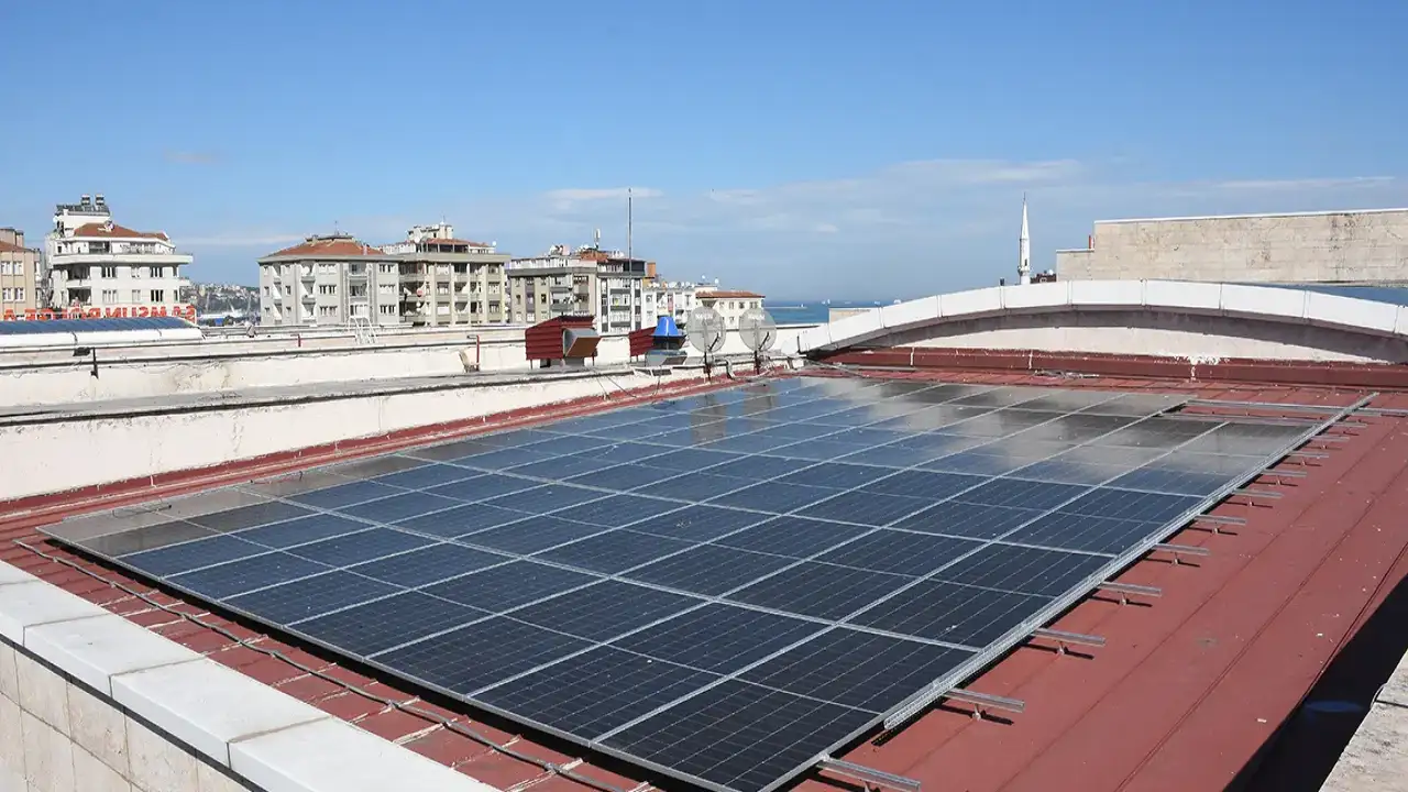 Türkiye'de adliye binalarında ilk güneş enerji santrali Samsun'da kuruldu!