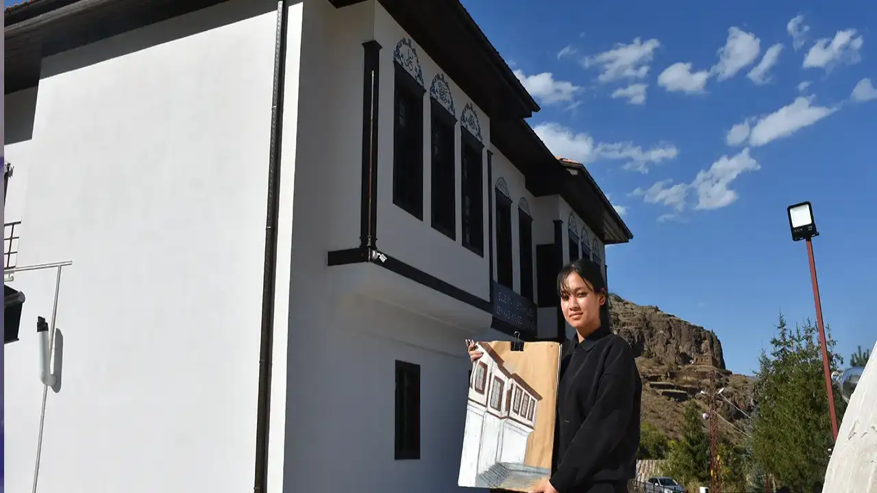 Gümüşhaneli öğrenciler tarihi Süleymaniye’yi tuvale taşıdı!