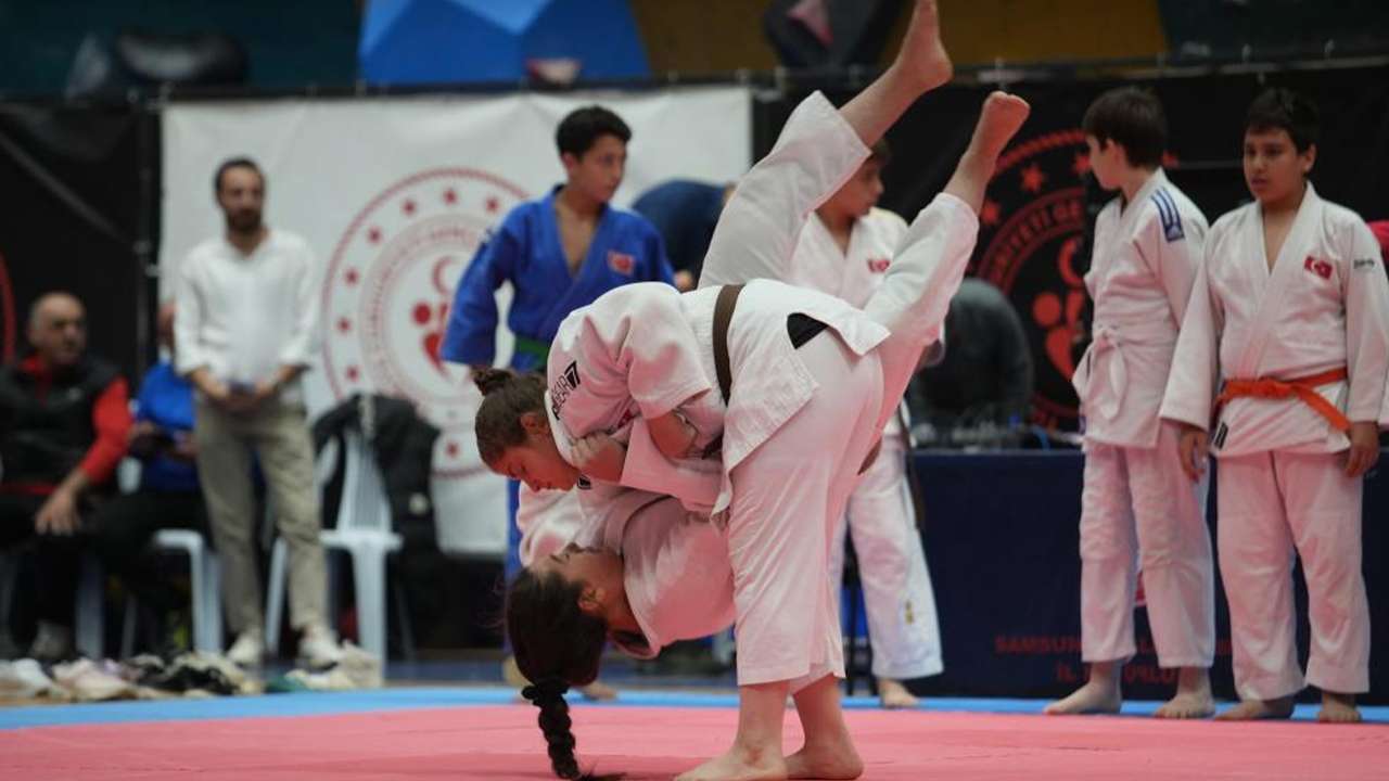 Sporun kalbi Samsun’da attı: Amatörler sahneye çıktı!