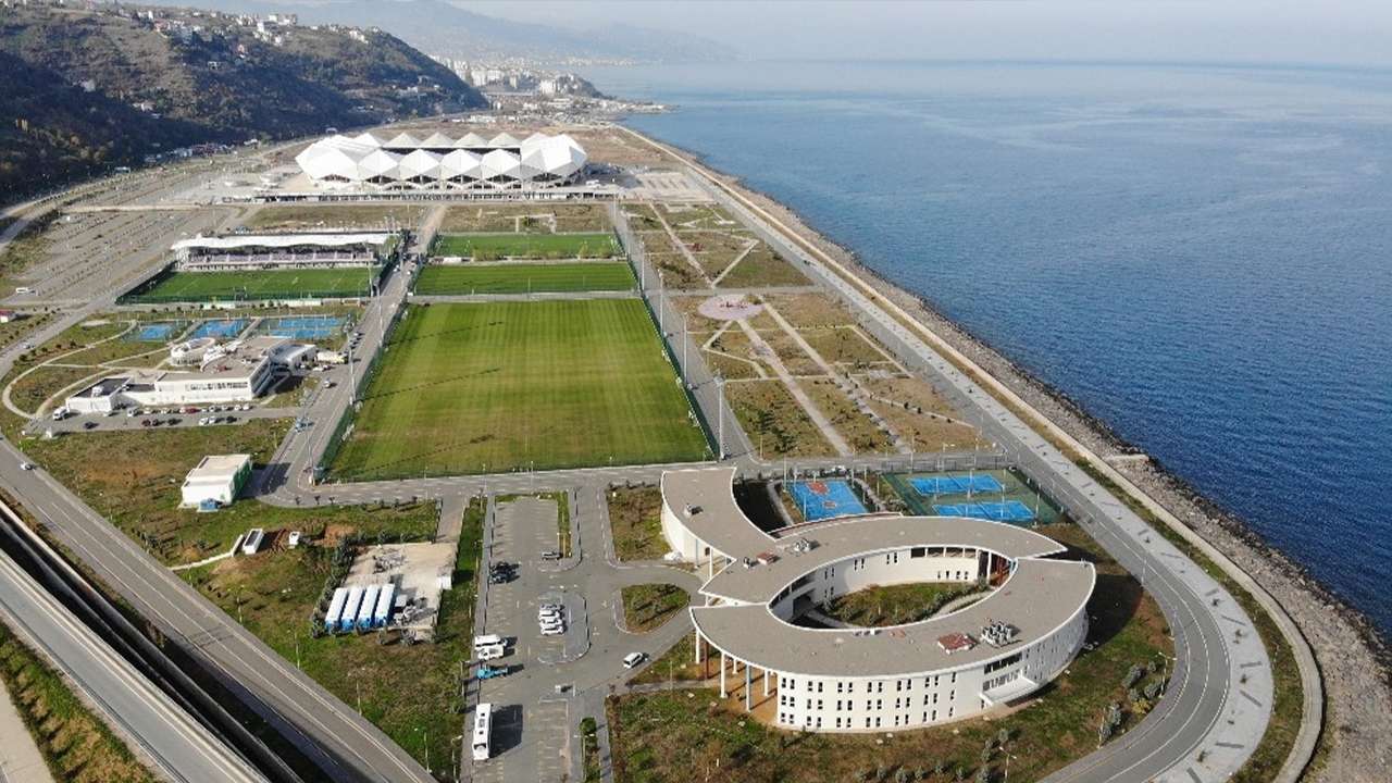 Trabzon'da Akyazı Spor Kompleksi güvenlik alarmı veriyor! Sorun hala çözülmedi
