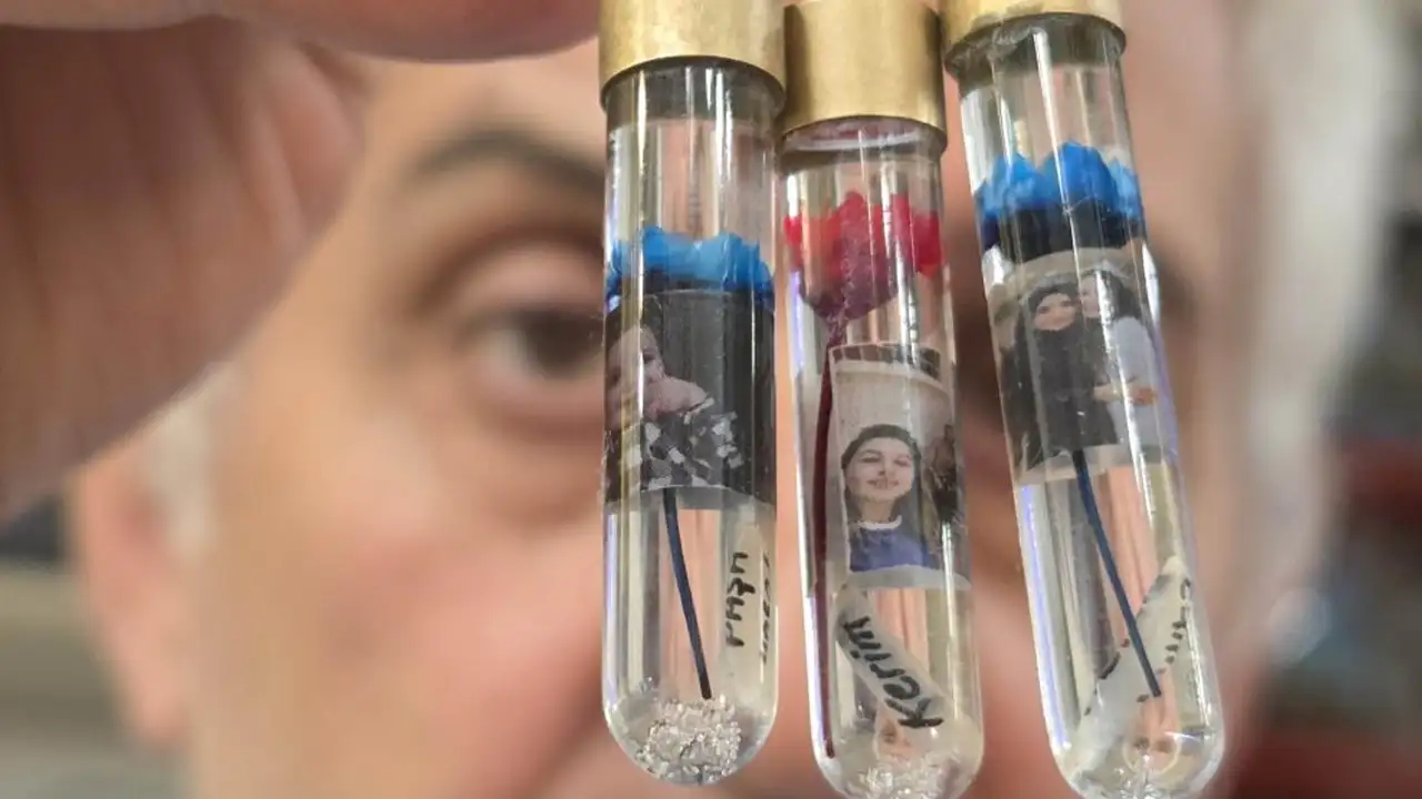 İsimli pirinç modası bitti, yerini bebek dişli kolyeler aldı!