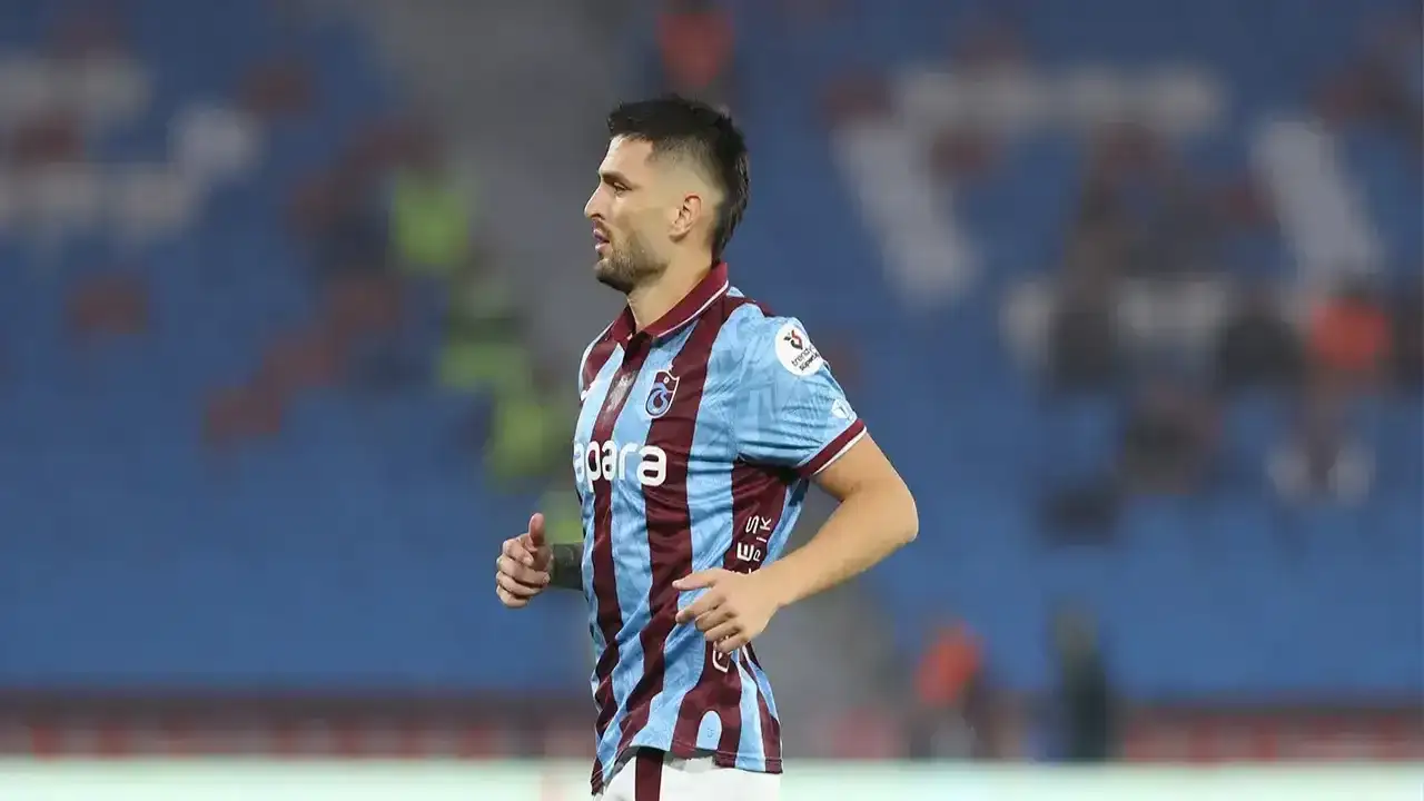 Okay Yokuşlu kimdir, nereli, hangi takımlarda oynadı, kaç yaşında, evli mi, çocuğu var mı, Trabzonspor’a ne zaman döndü?