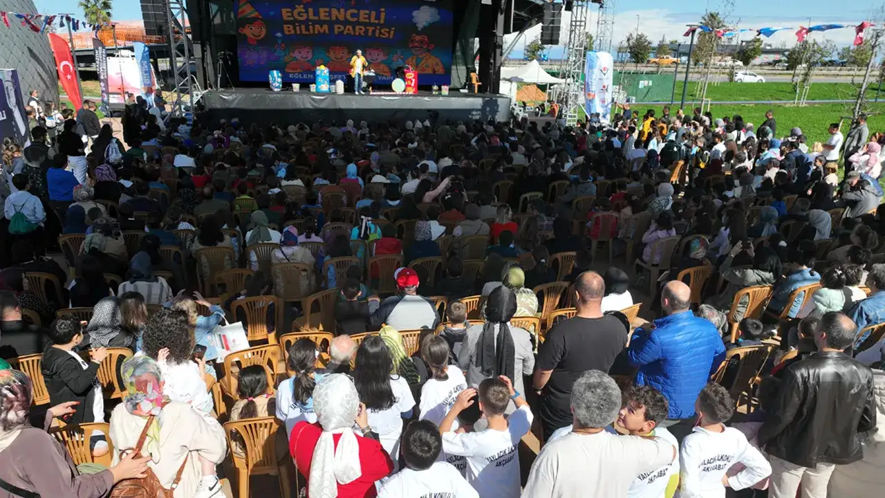 Trabzon'da bilim şenliği sürüyor! Festivale yoğun ilgi
