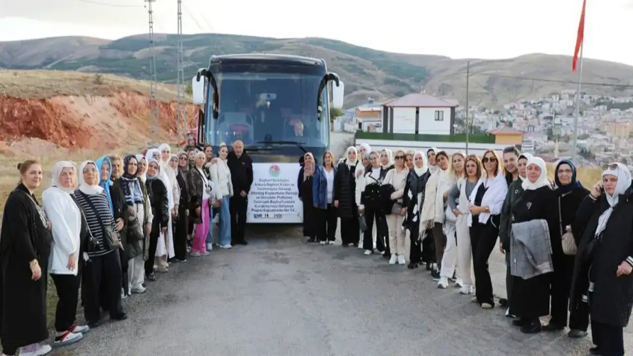 Memleket hasreti çeken 50 Bayburtlu baba ocağını ziyaret etti!