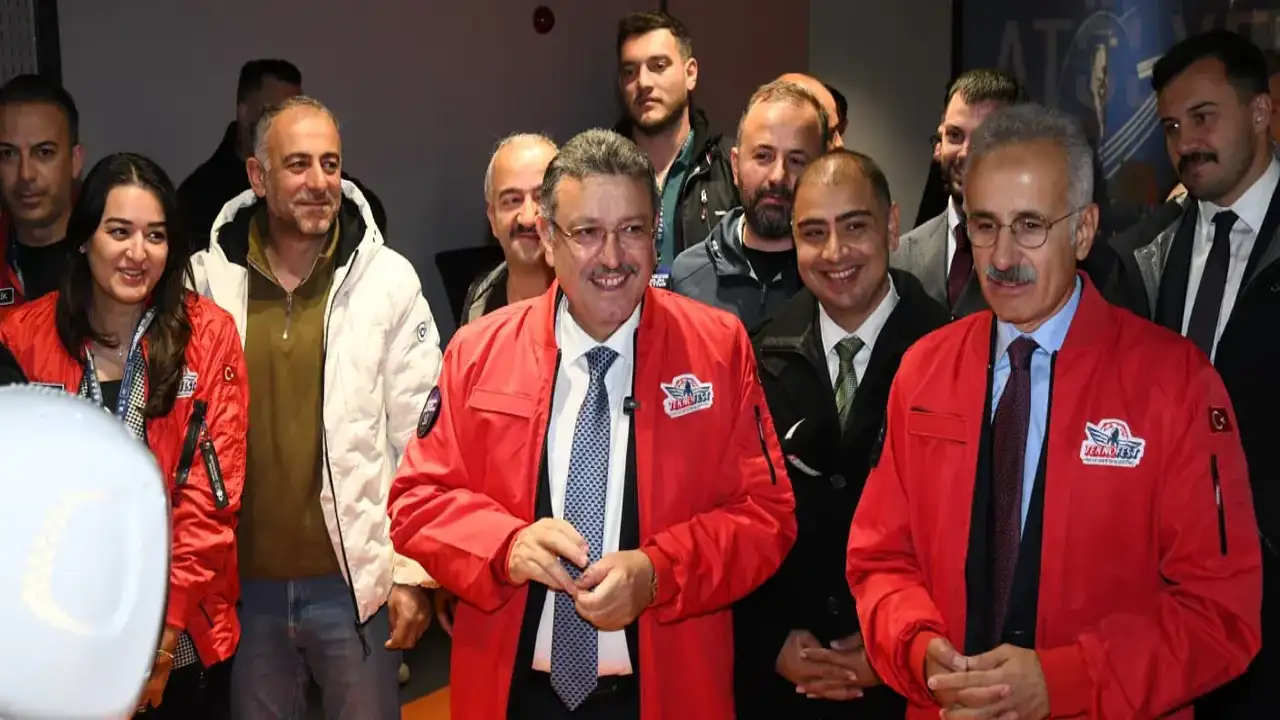 Bakan Uraloğlu ve Başkan Genç'ten Bilim Festivali'ne ziyaret!